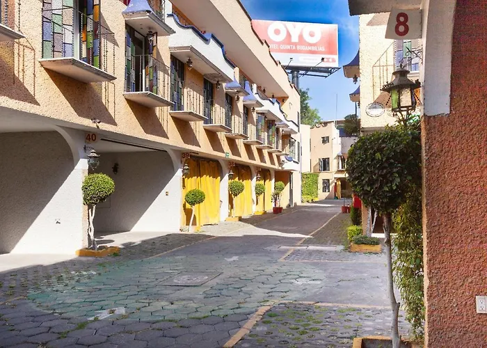 Oyo Quinta Bugambilias 2*